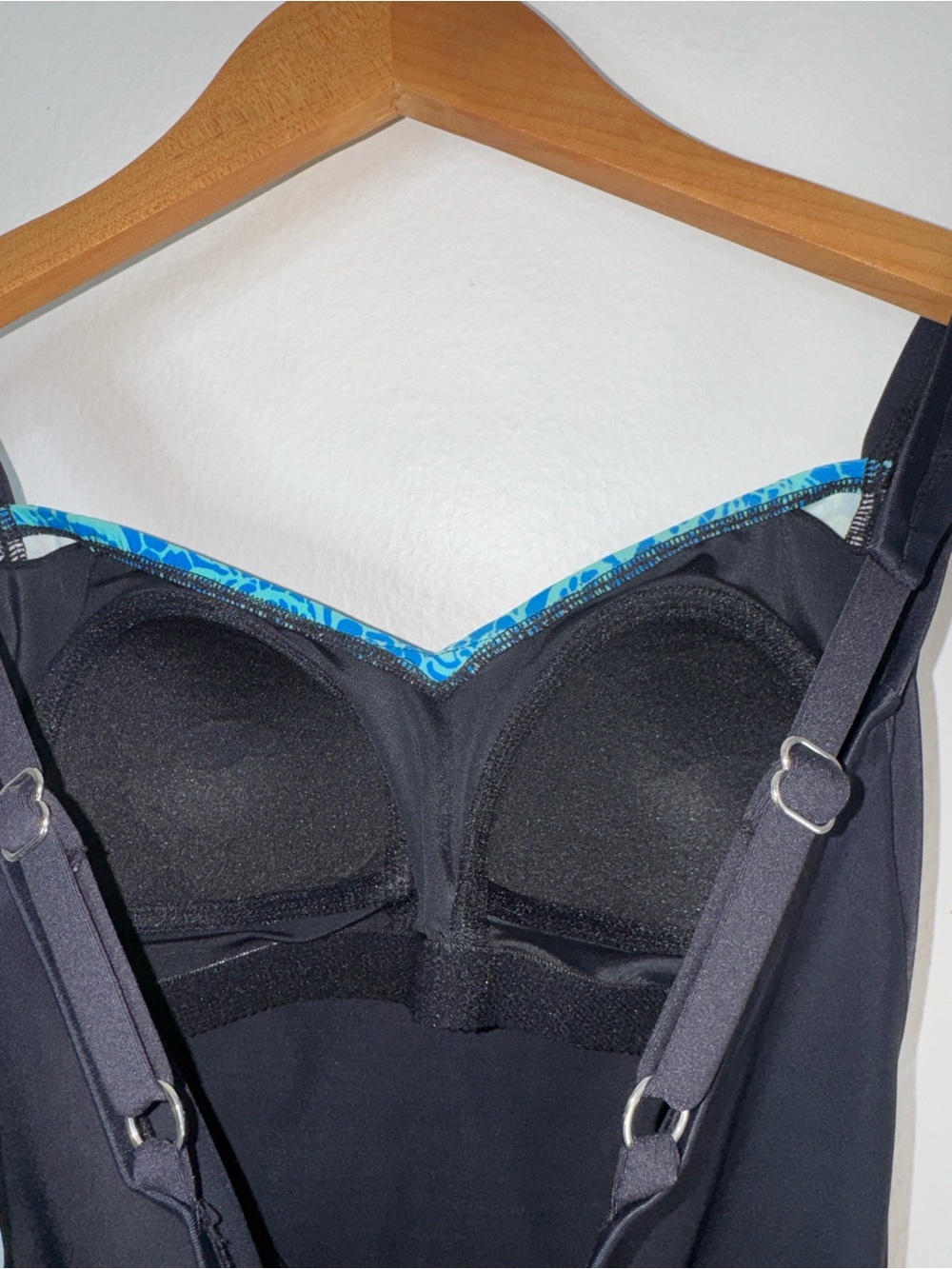 Miraclesuit Miradonna Swimsuit Black One Piece Sheer Illusionist Twist Size 6 - Picture 8 of 9